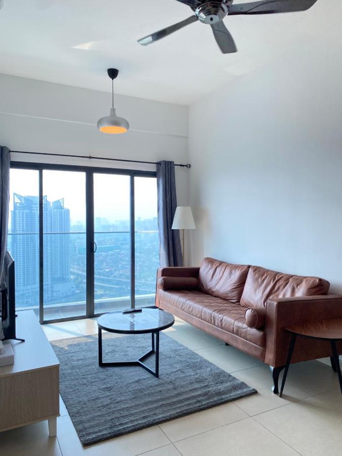 Reizz Residence By Leo Suites Куала Лумпур Екстериор снимка
