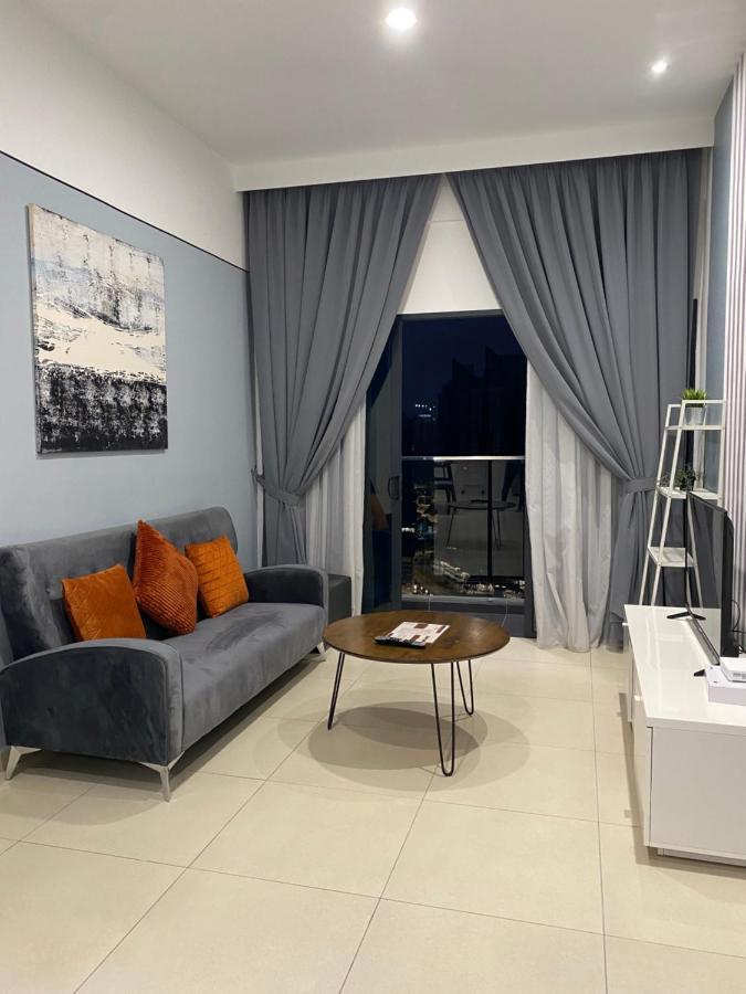 Reizz Residence By Leo Suites Куала Лумпур Екстериор снимка