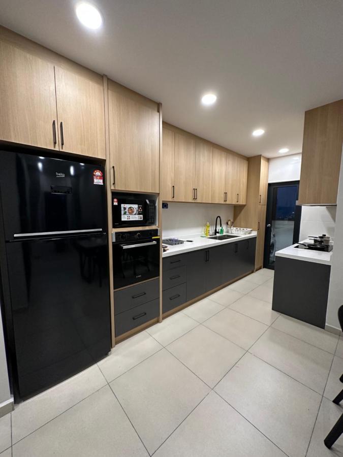 Reizz Residence By Leo Suites Куала Лумпур Екстериор снимка